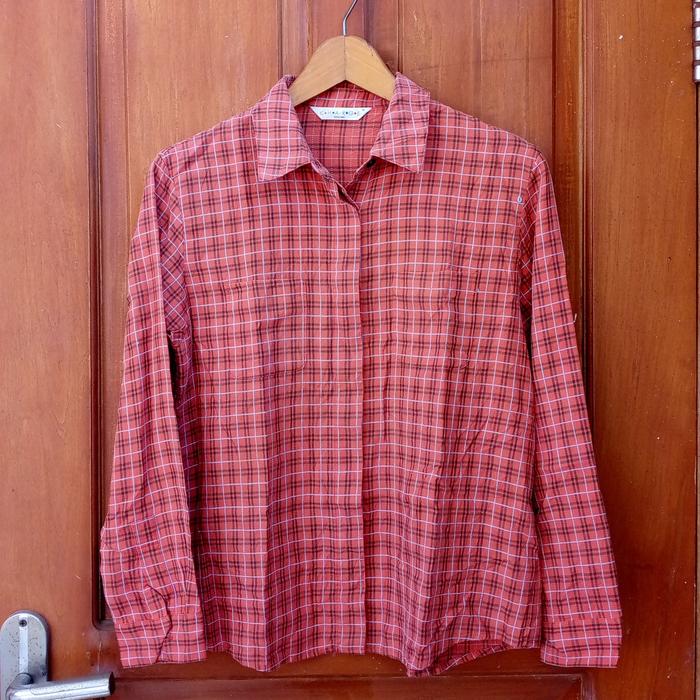 Preloved Kemeja Kotak Wanita Charge Renown