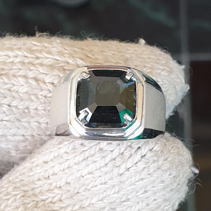 Natural Tri Color Sapphire 4.74 crt
