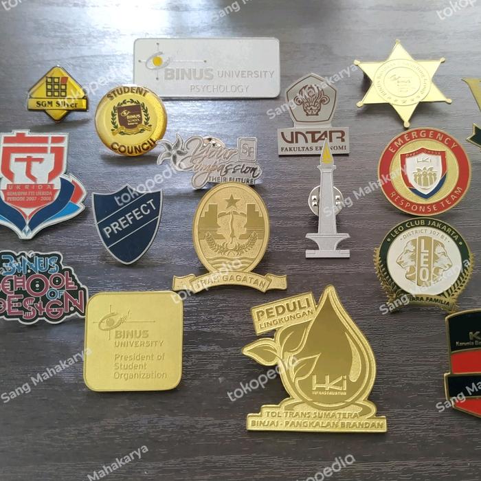 pin custom. pin cor. pin 3 dimensi