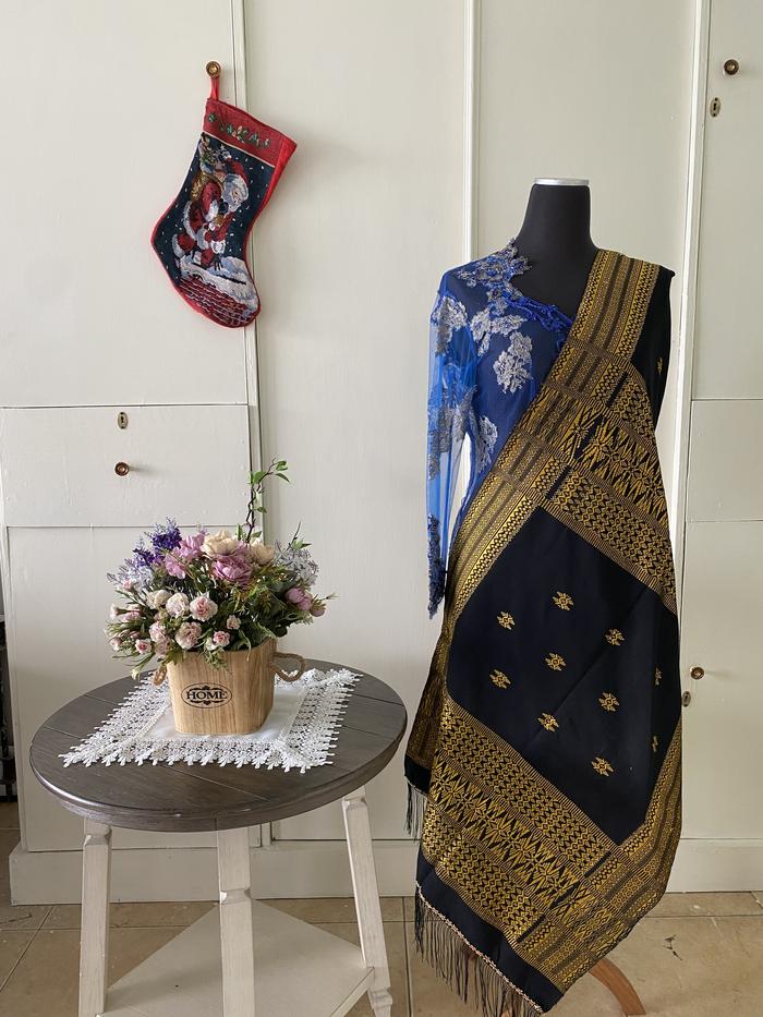 KAIN ADAT KARO / UIS NIPES KARO MOTIF SUTRA HITAM EMAS