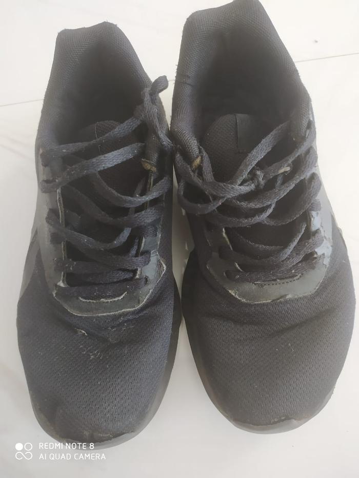 PRELOVED Sepatu anak laki-laki REEBOK warna HITAM BLACK ukuran 38