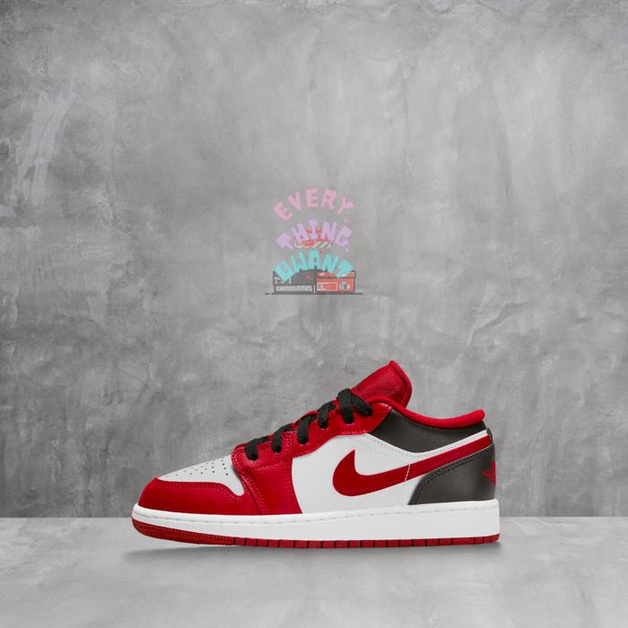 Jordan 1 Low Bulls (GS)