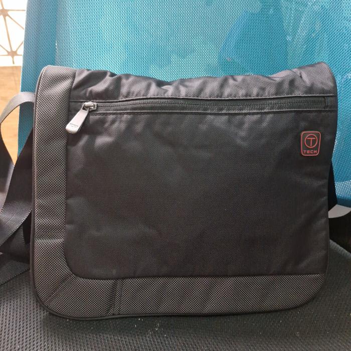 Tumi T-Tech Crossbody Messenger Bag Black Preloved