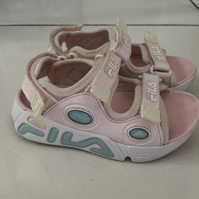 Sepatu Sandal Anak Perempuan FILA insole 15 cm - preloved