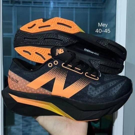 SEPATU NB FUEL CELL SC ELITE V4 - BLACK ORANGE
