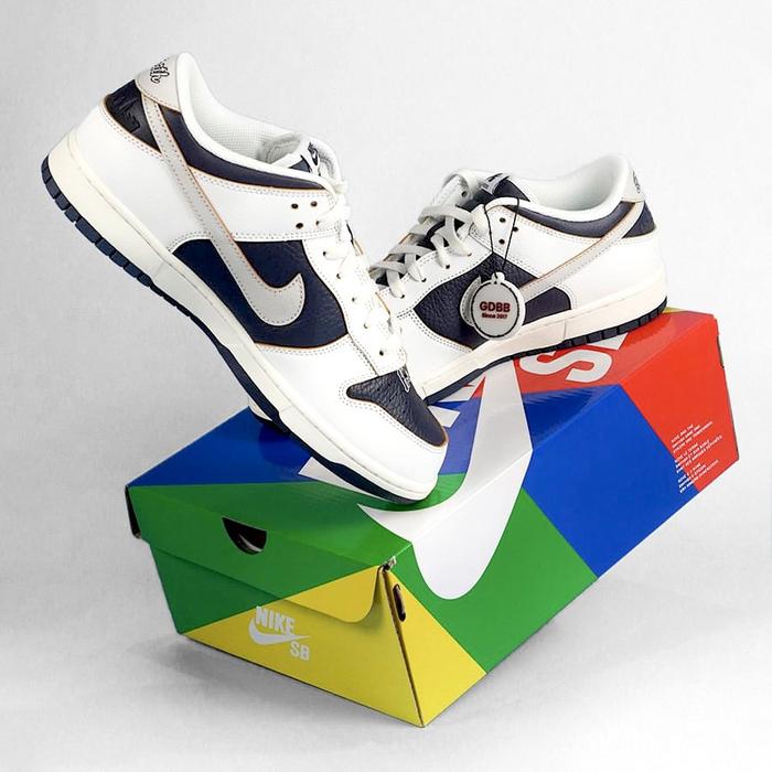 SB Dunk Low HUF New York White Navy Blue Authentic Outdoor Sepatu