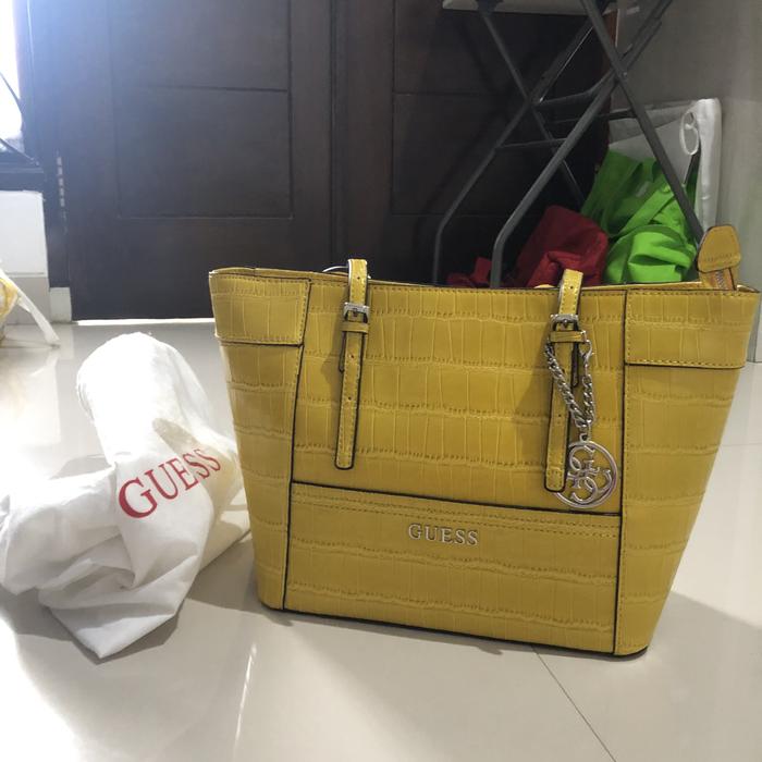 Tas Guess Bag Delaney Citrine Yellow Second Preloved Original