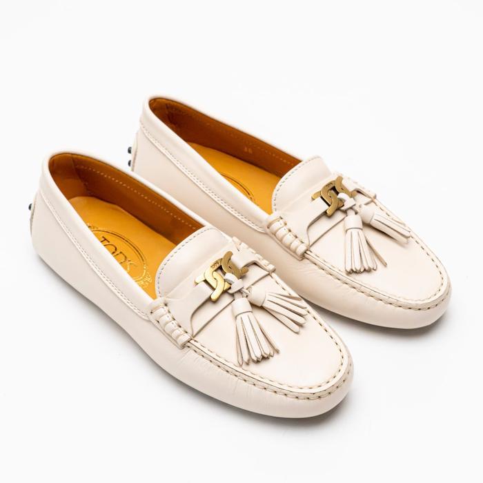 Tod's Chain Accessory with Tassel Kate Gommino Driving Loafer Nude