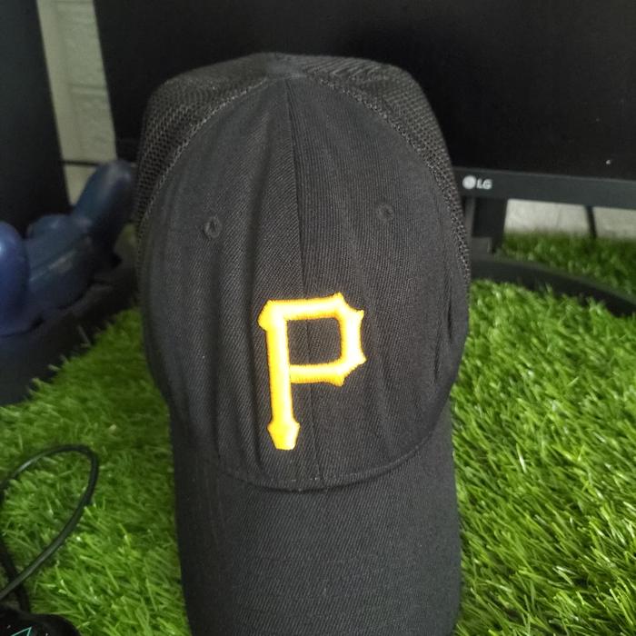 mlb pirates trucker