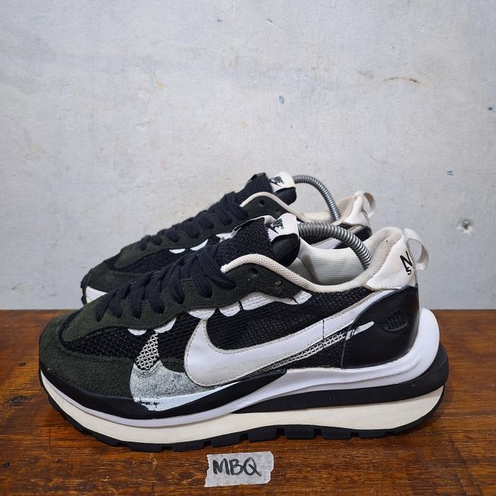 sepatu second Nike sacai vaporwaffle size 42