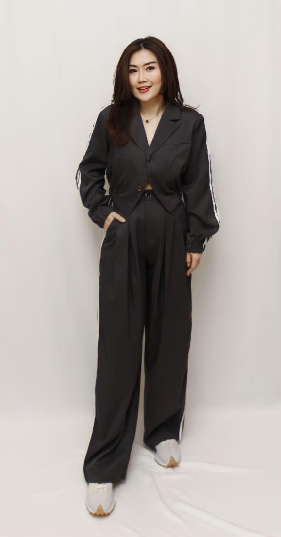 One Set Crop Blazer