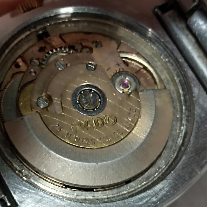 Jam Pria Automatic NET93637 Rado Antik Gold Dial