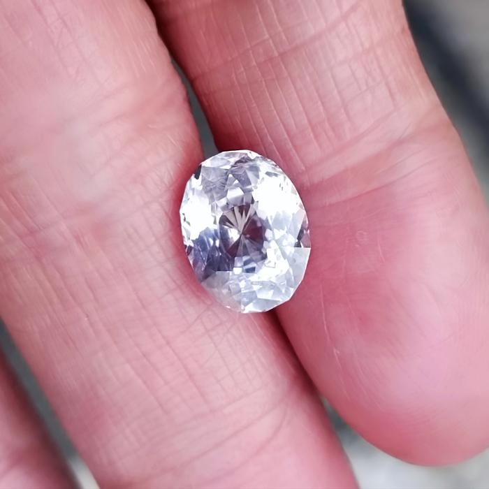 Colorless Safir 4,69ct Unheat Srilangka