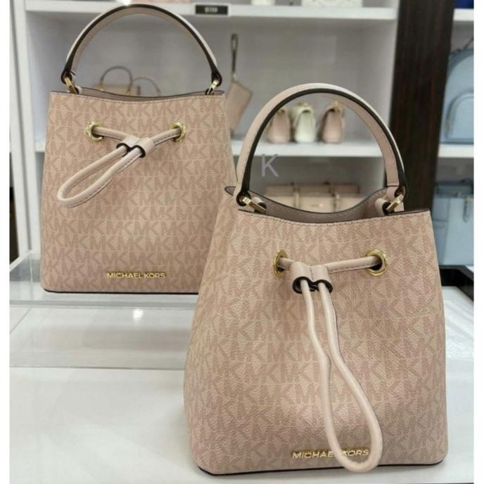 Tas MK Suri Small Bucket Crossbody