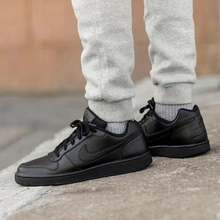 SEPATU SNEAKERS MENS NIKE EBERNON LOW triple black