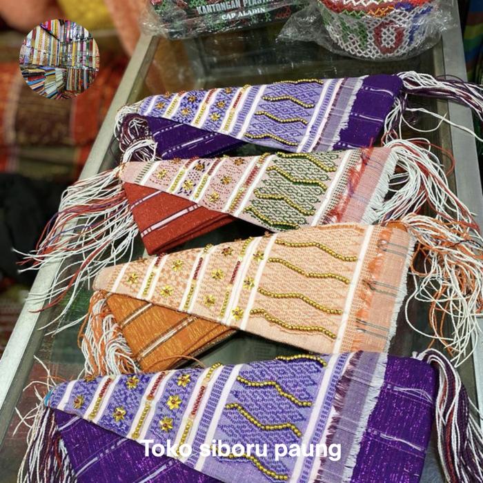 Topi Bulang simalungun dari kain tenun