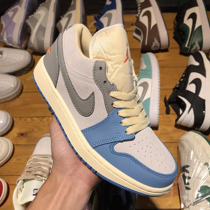 Sepatu Casual AJ1 Low SE Tokyo Vintage UNC Grey