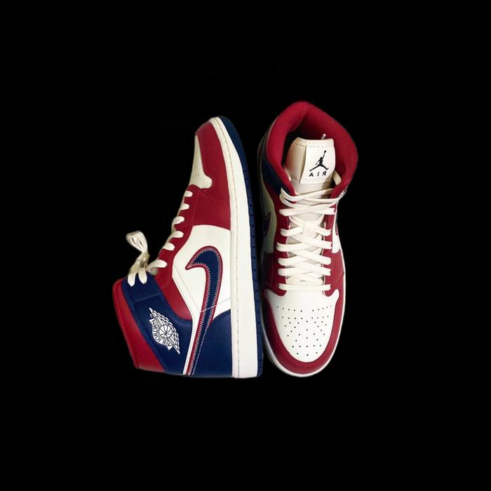 Jordan 1 Mid USA
