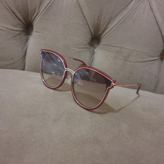 Like new .authentic kacamata wanita  .sunglasses chanel