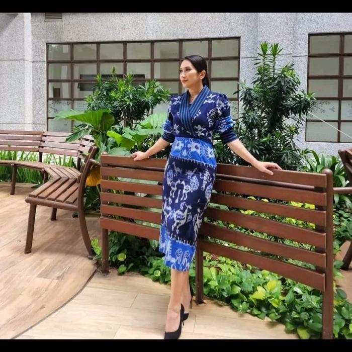midi dress tenunNtt biru