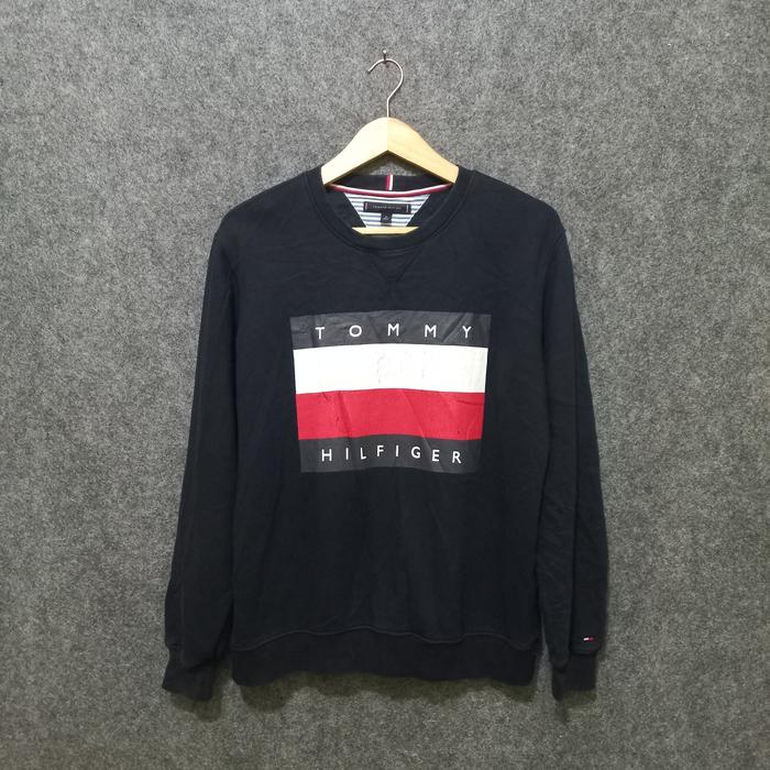 tommy hilfiger big logo crewneck