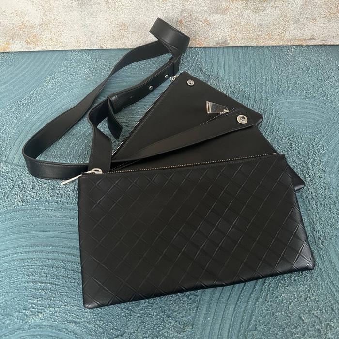 BV Trio Messenger Bag