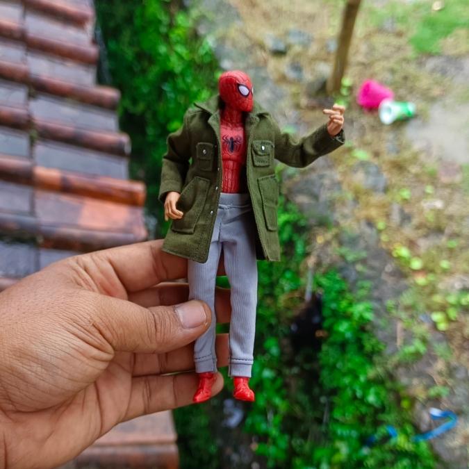 long coat peter B spiderman sentinel scala 1/12.