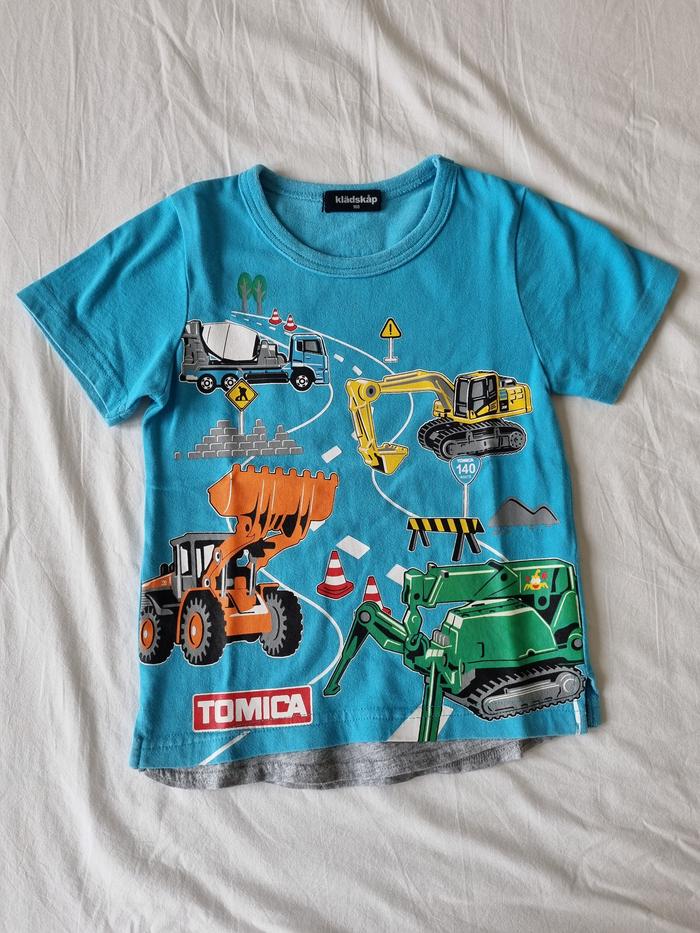 Kaos/Tshirt/Atasan Anak Laki Preloved/Bekas Biru Mobil Truk Berat