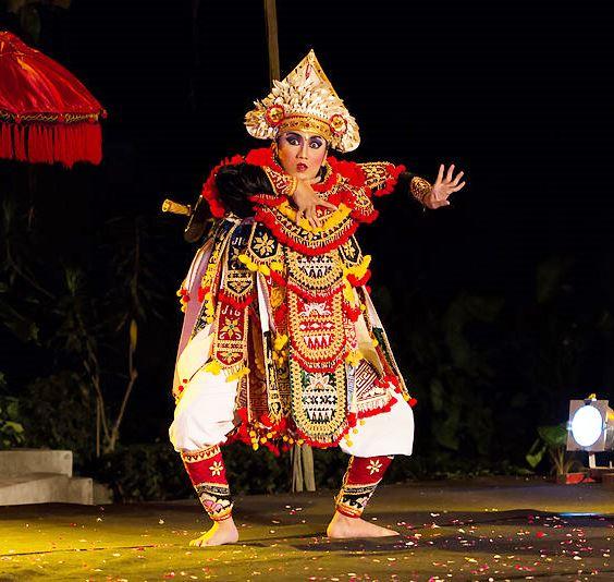 Pakaian tari Baris Gede baris Tunggal bali Kostum busana komplit