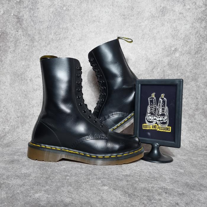 Dr Martens 1490 Vtg Black Quilon 7uk England MIE Solovair Docmart