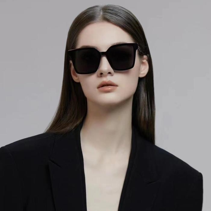 KACAMATA HITAM WANITA GM HEIZER