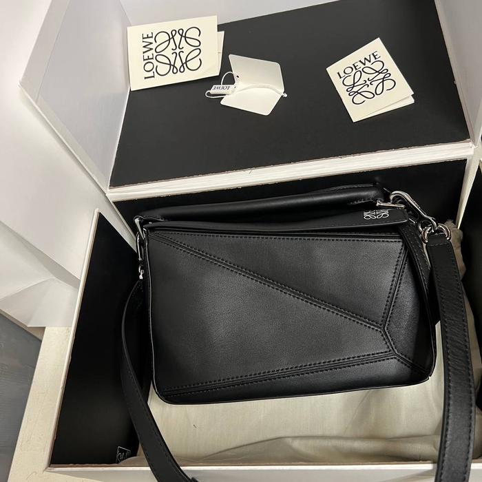 nego preloved rec 2022 loewe puzzle bag in classic calfskin