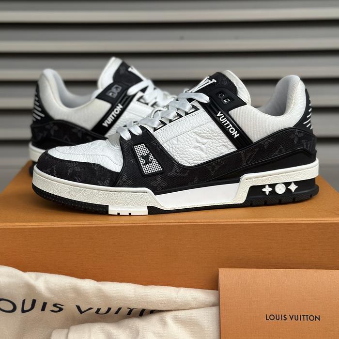 louis vuitton trainer sneakers oreo black white lv 8.5, not gucci