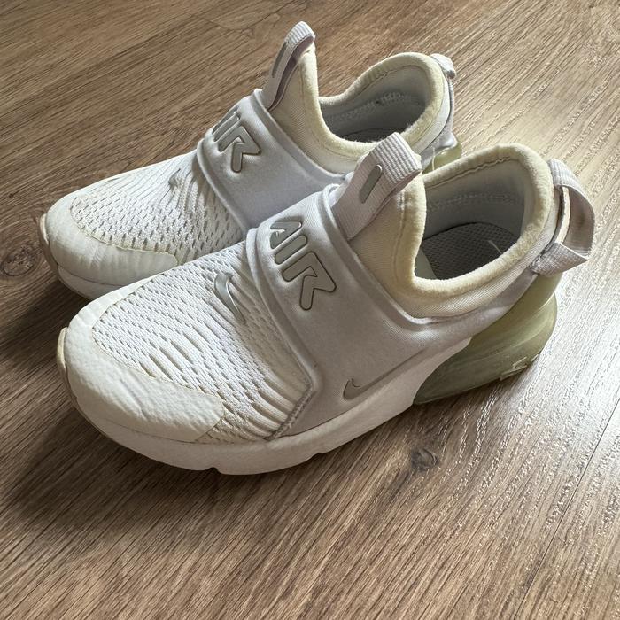 Nike Air Max 270 sz 11C sepatu anak preloved
