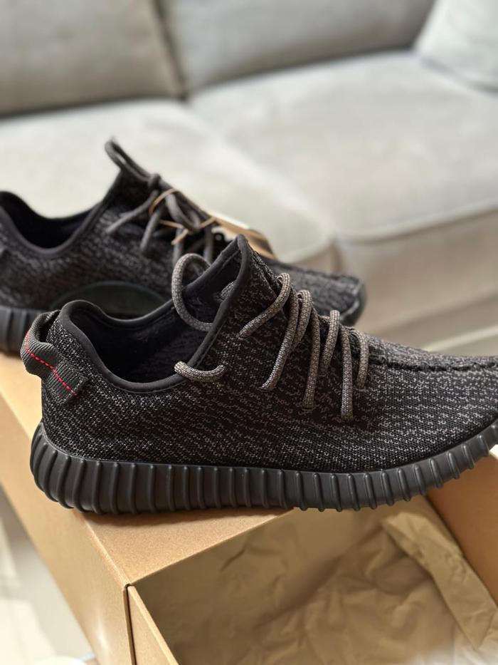 Adidas Yeezy Black pirate / Yeezy Pirate Black Re- Release 2024 BNIB SIZE 44