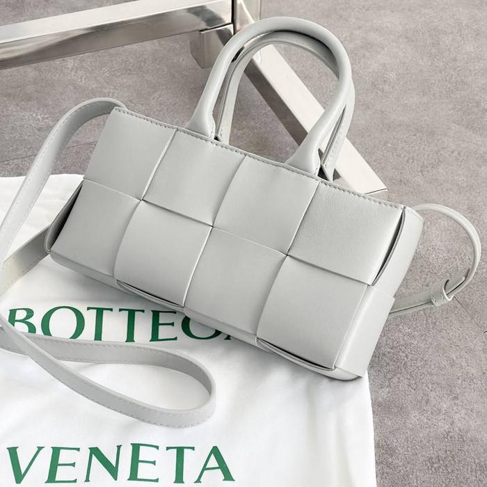 BV Mini East-West Arco Tote Agate Grey Size 22 x 6 x 11cm