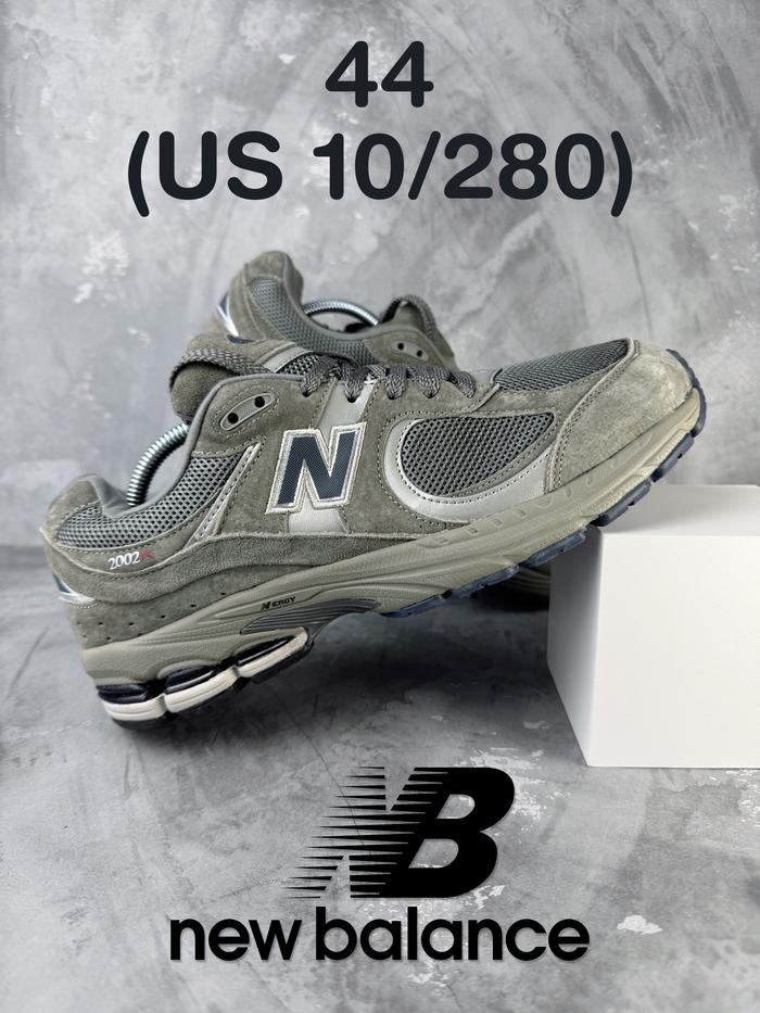 (Second/Preloved) New Balance 2002R  Grey