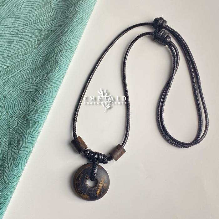 Kalung Pendant Gaharu Kalimantan Sink - Pendant Giok