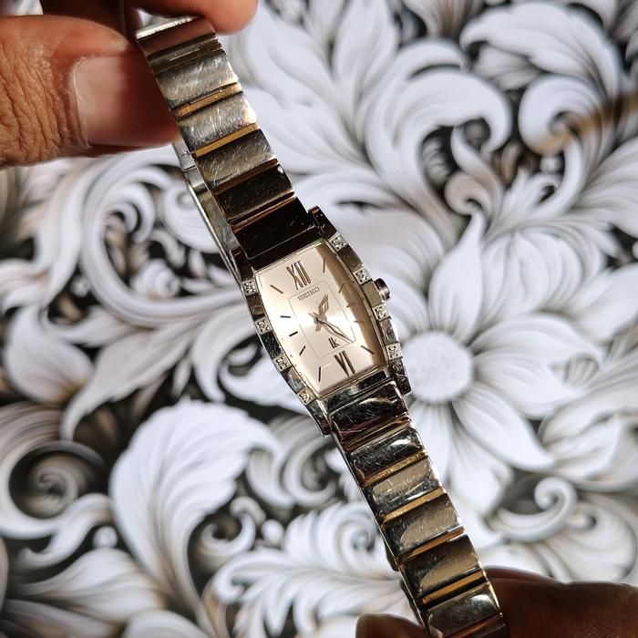 JAM TANGAN WANITA SEIKO 1F20-0BK0 LK LUKIA