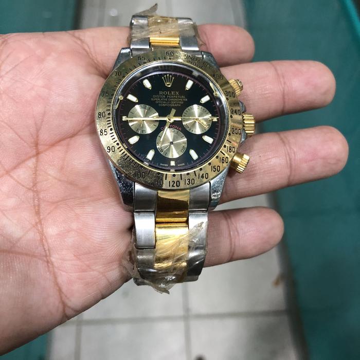jam tangan pria automatic bekas baik normal fungsi normal semua ga ada kendala