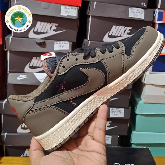 Sepatu Sneaker Nike Travis
