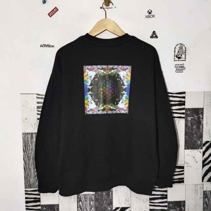 Sweater Coldplay x Topten warna hitam motif Big art Belakang