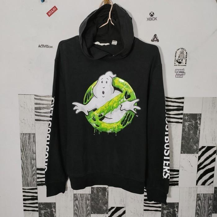 Hoodie H&M x Ghostbusters warna Hitam Big art Spellout lengan