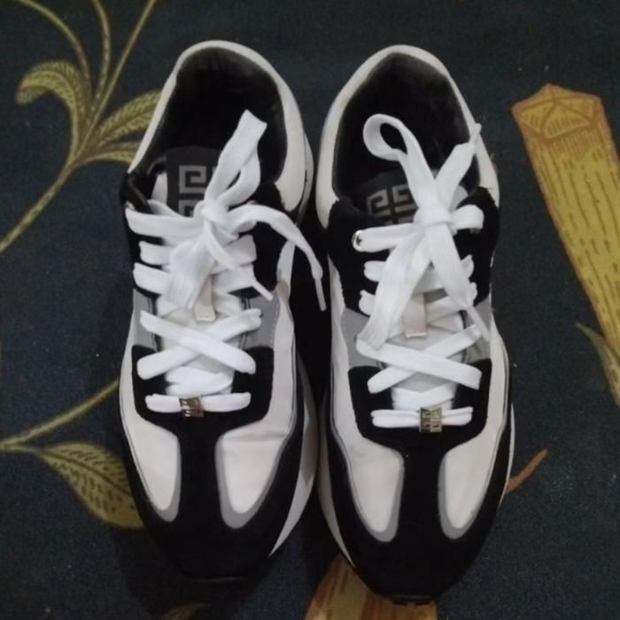 SEPATU GIV3NCHY SPORT SNEAKERS