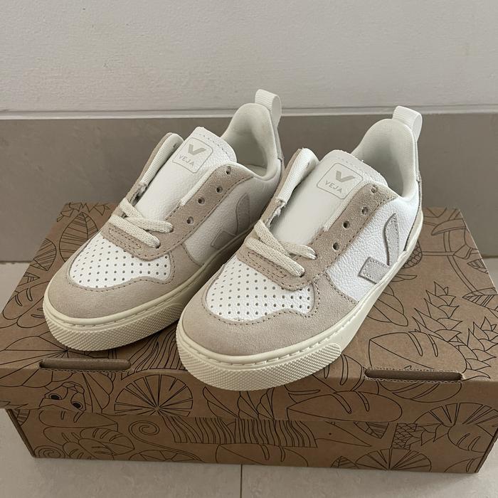 VEJA Kids size 29 never worn