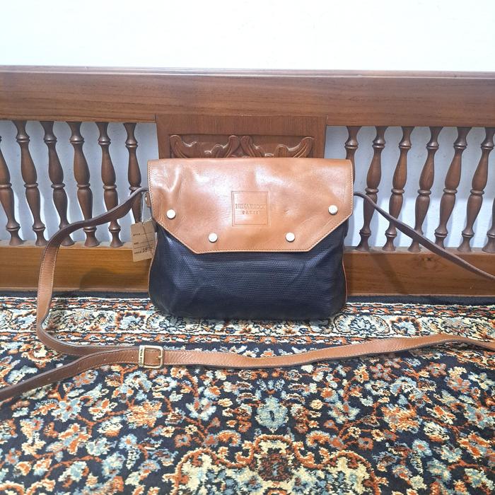tas sling bag nina ricci warna hitam