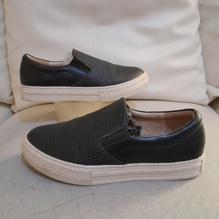 Pazzion slip on pazzion slip on
