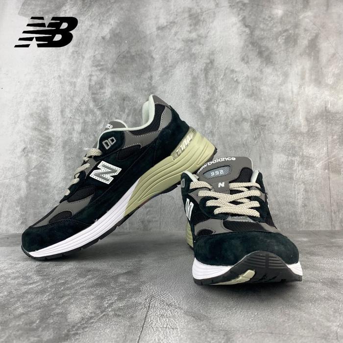 SEPATU NB NEW BALANCE 992 BLACK GREY WHITE GLOW IN THE DRAK