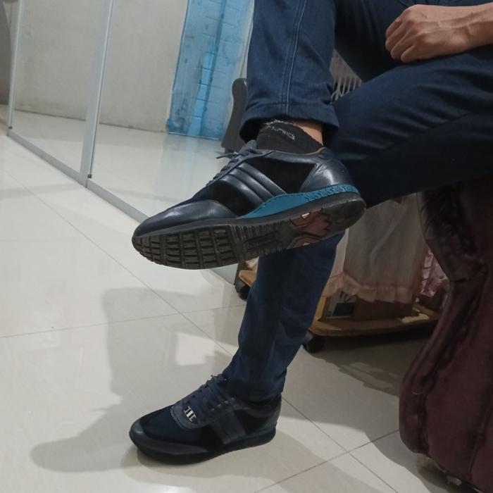 Kemewahan Italy, Bally ascar size 41, barang mulus kulit kombinasi, keren