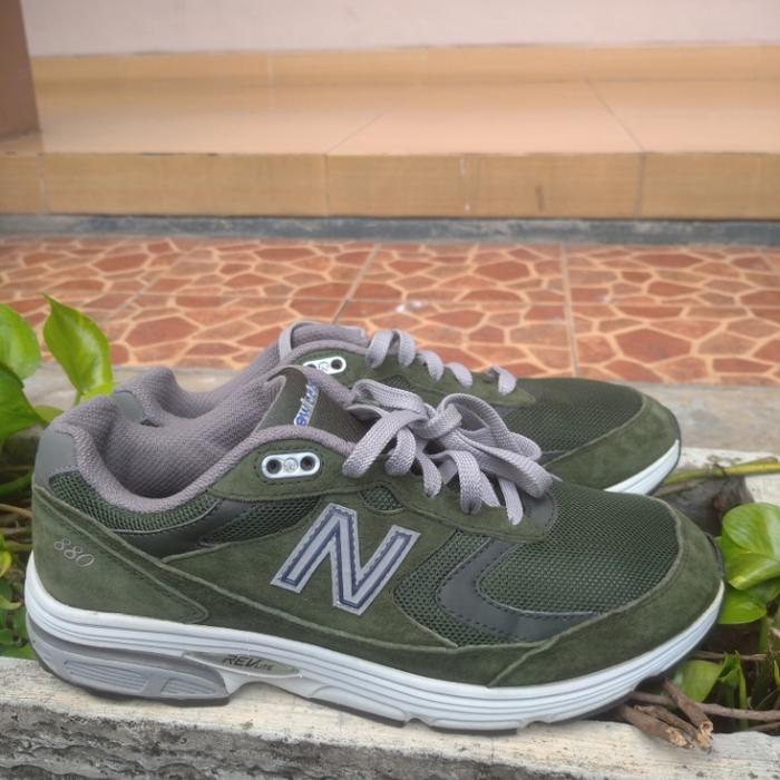 Sepatu NB original second 42 sepatu new balance